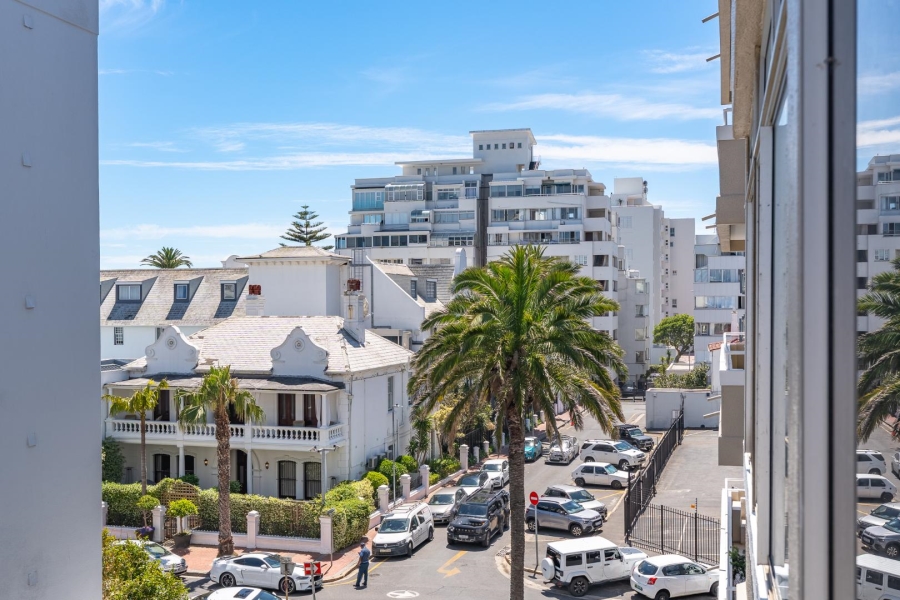 2 Bedroom Property for Sale in Sea Point Western Cape